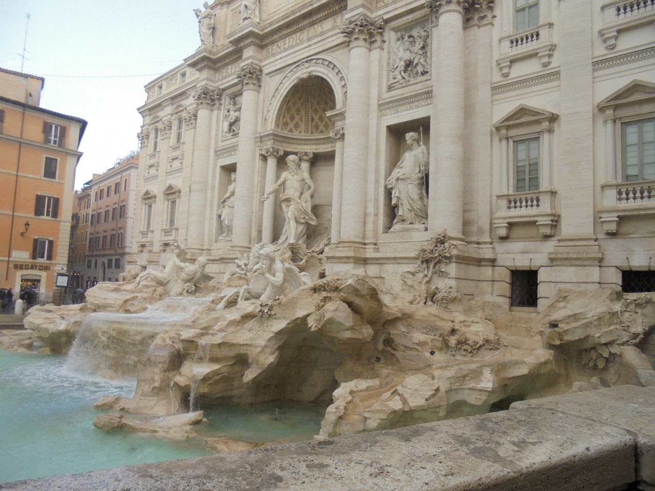 ローマ街歩き 小雨 時々激雨にやられる ローマ イタリア の旅行記 ブログ By Mokoさん フォートラベル