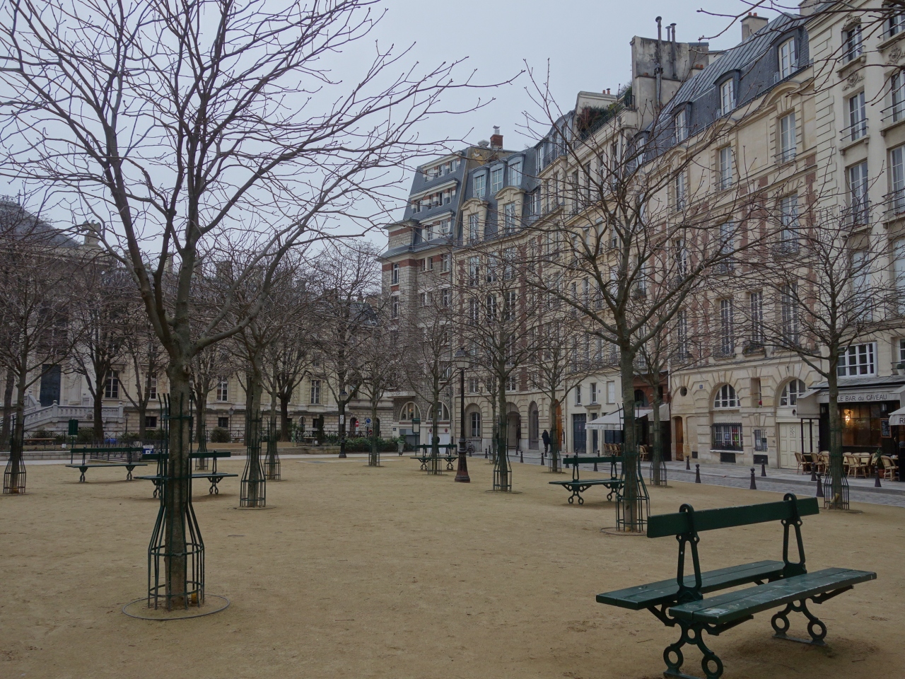 パリを歩く 3 9 またまた秘密の公園 ドーフィン公園 ポン ヌフのたもとです パリ フランス の旅行記 ブログ By Nomonomoさん フォートラベル パリを歩く 3 9 またまた秘密の公園 ドーフィン公園 ポン ヌフのたもとです パリ フランス の旅行記 ブログ By Nomonomoさん フォートラベル