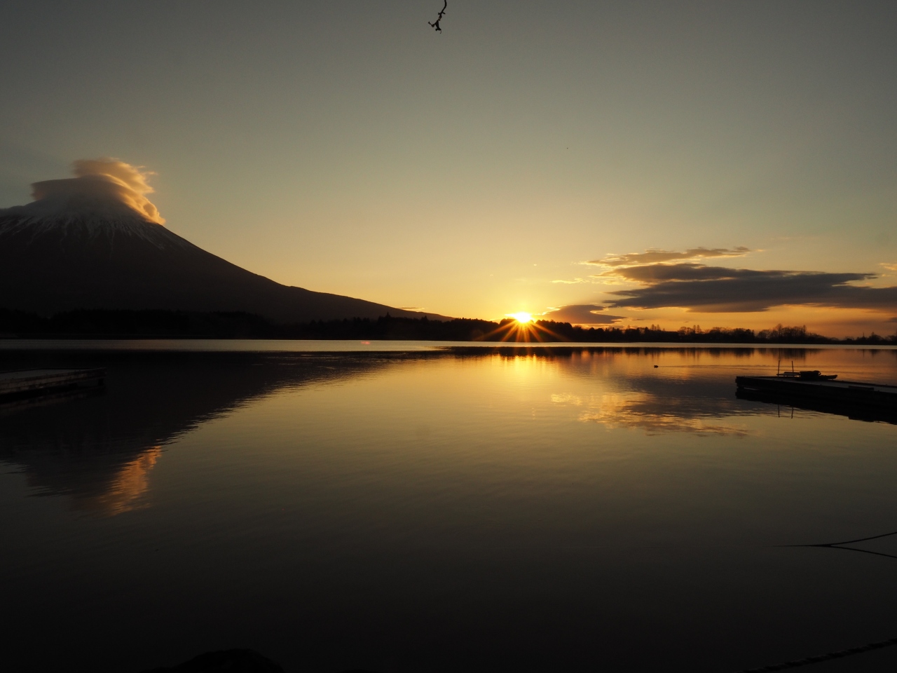 富士山の日の出を見るプチ旅 富士五湖 山梨県 の旅行記 ブログ By たびんちゅさん フォートラベル
