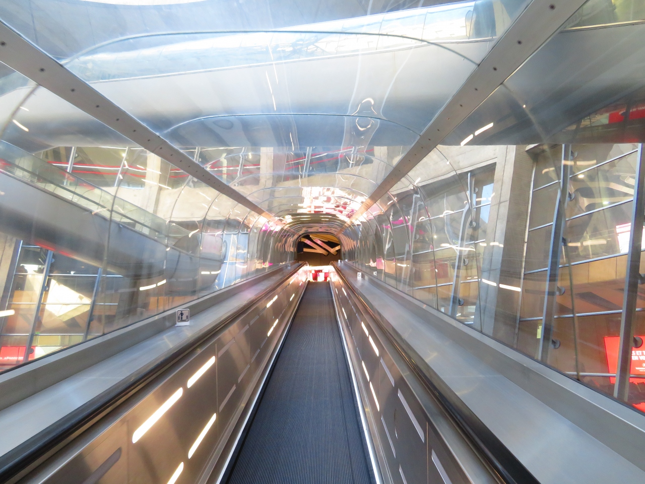 世界一長い駅名 アヴィニョンtgv駅からシャルル ド ゴール国際空港へ 19年３月毎年行ってる南仏プロバンス モンペリエ ヴィルヌーヴ レザヴィニョン ボーケール ８泊１０日 1人旅 個人旅行 ５ ロアシー アン フランス フランス の旅行記 ブログ By かめさん