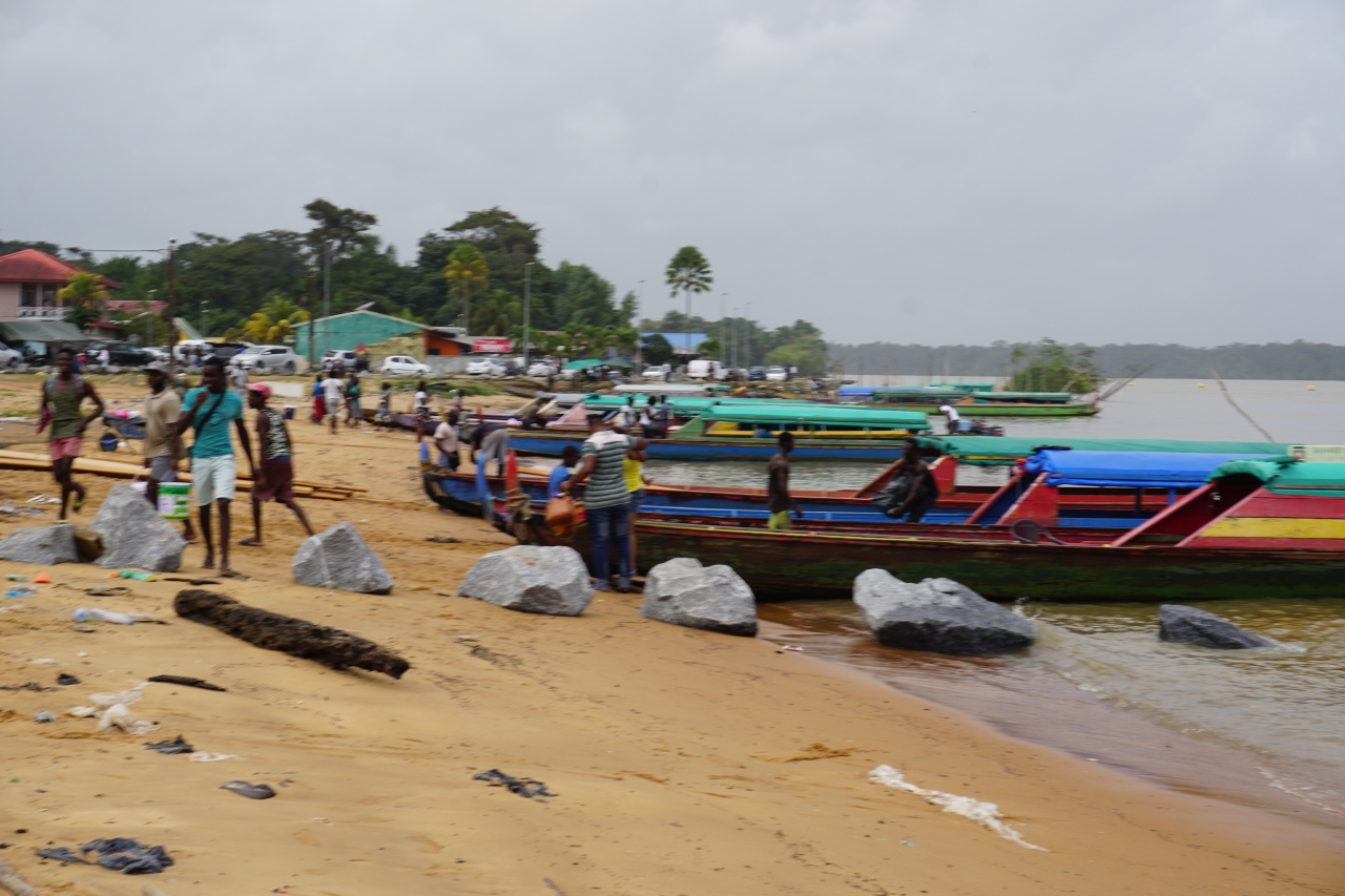 『スリナムとの国境の町』仏領ギアナの旅行記・ブログ by Gruss Gott さん【フォートラベル】