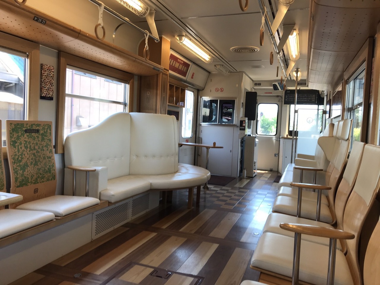 長良川鉄道の列車で 車窓に映る景色を見ながら味わう長良の川風 ながらのかわかぜ 弁当 郡上八幡 岐阜県 の旅行記 ブログ By Takakoさん フォートラベル