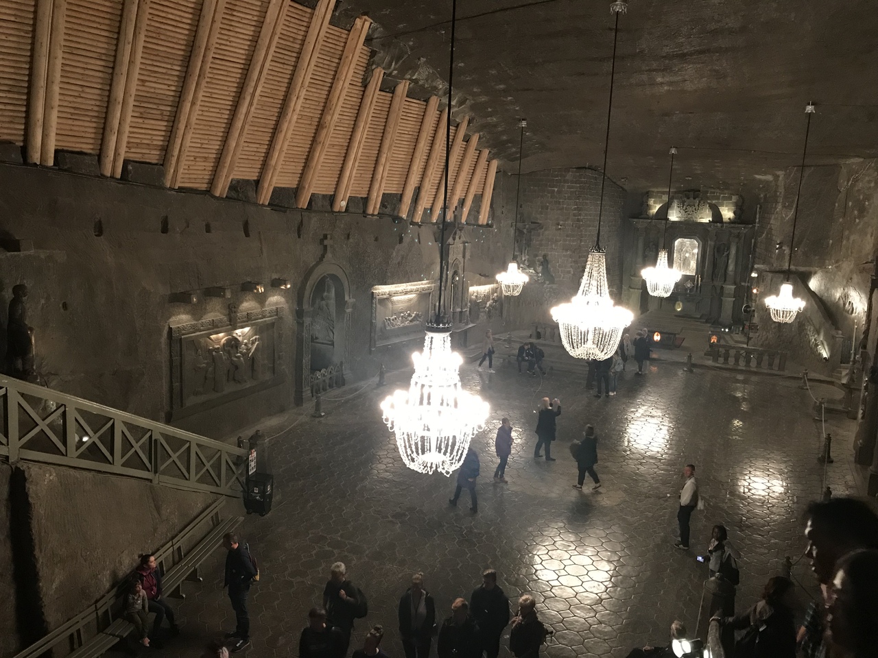 ポーランド3 4日目 クラクフ ヴィエリチカ岩塩坑 クラクフ国立博物館 カジミェシュ地区 クラクフ ポーランド の旅行記 ブログ By お砂糖猫さん フォートラベル