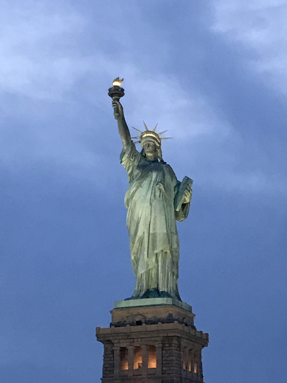 ハーバーライトクルーズに乗船 ニューヨーク アメリカ の旅行記 ブログ By Heleさん フォートラベル ハーバーライトクルーズに乗船 ニューヨーク アメリカ の旅行記 ブログ By Heleさん フォートラベル