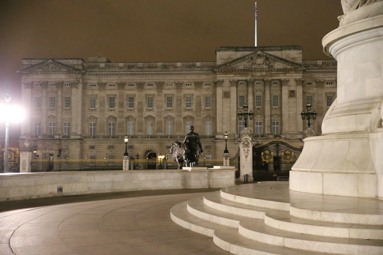 夜のバッキンガム宮殿 ロンドン イギリス の旅行記 ブログ By Anasfcさん フォートラベル 夜のバッキンガム宮殿 ロンドン イギリス の旅行記 ブログ By Anasfcさん フォートラベル