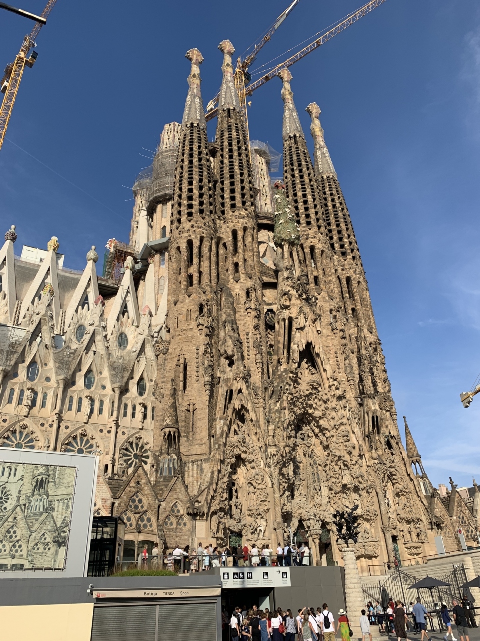 サグラダファミリアを目当てに 3泊5日マドリードとバルセロナ スペインの旅行記 ブログ By ジャン リュックさん フォートラベル