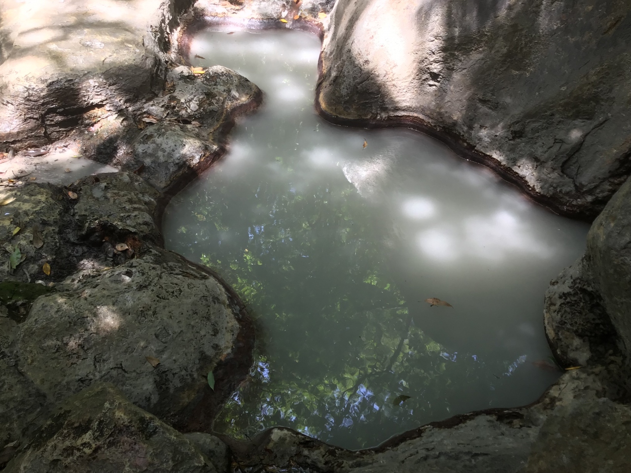 霧島温泉最古の岩風呂