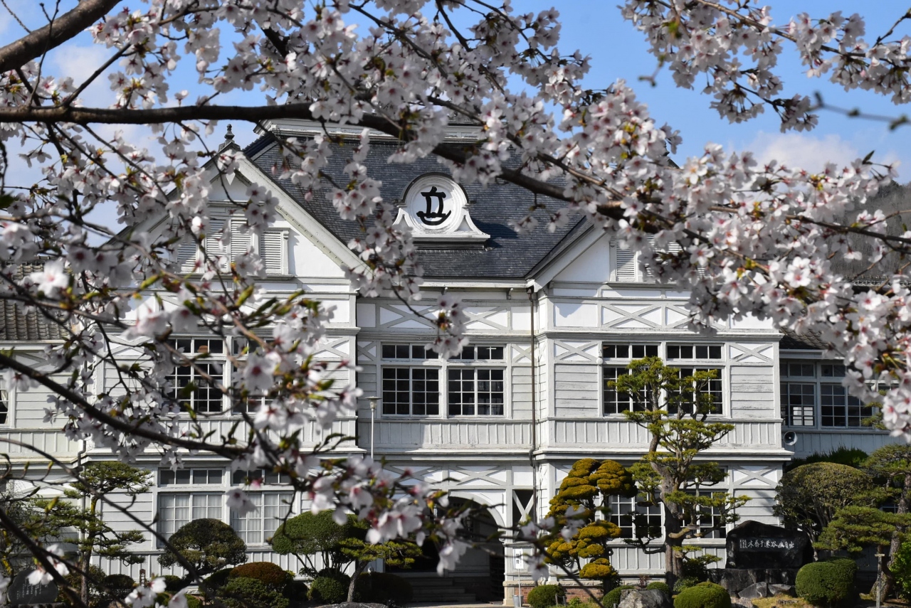 久世の古い町並みと旧遷喬尋常小学校 明治40年の木造ルネッサンス風校舎 岡山 真庭 新庄 岡山県 の旅行記 ブログ By かっちんさん フォートラベル
