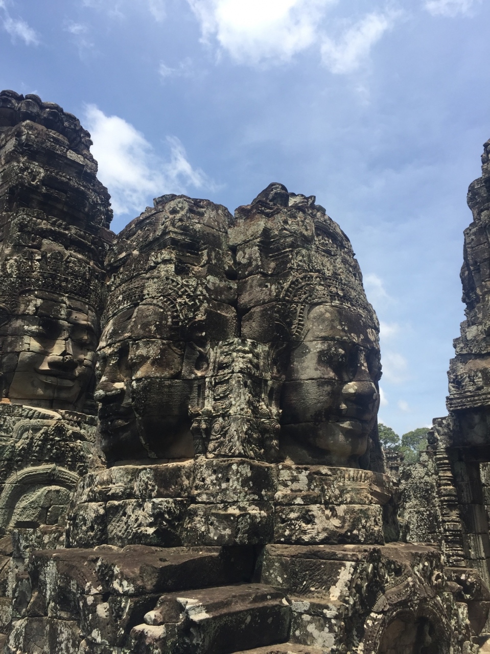 アンコールトムのバイヨン寺院と南大門のおすすめ観光ツアー シェムリアップ カンボジア の旅行記 ブログ By 日本語ガイドトムさん フォートラベル