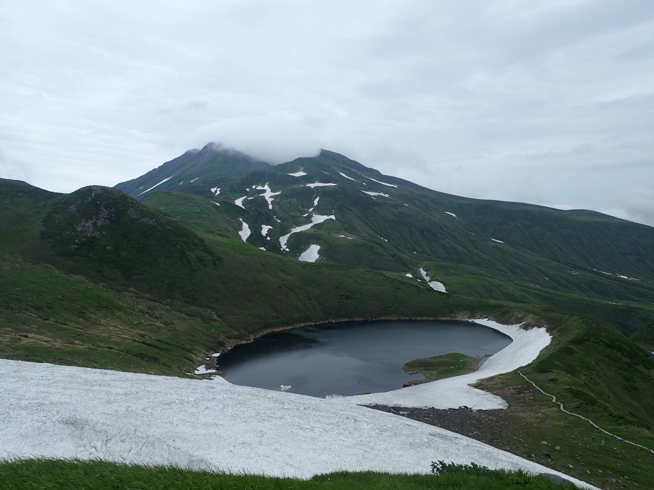 梅雨時なので花を楽しむ鳥海山 夜行バス往復 頂上山小屋泊 鳥海 由利 秋田県 の旅行記 ブログ By ぽんたろうさん フォートラベル 梅雨時なので花を楽しむ鳥海山 夜行バス往復 頂上山小屋泊 鳥海 由利 秋田県 の旅行記 ブログ By ぽんたろうさん フォートラベル