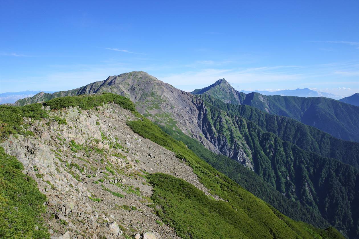 南アルプス白峰三山縦走登山 1泊2日小屋泊 電車 バス利用 山梨県の旅行記 ブログ By みやっちさん フォートラベル