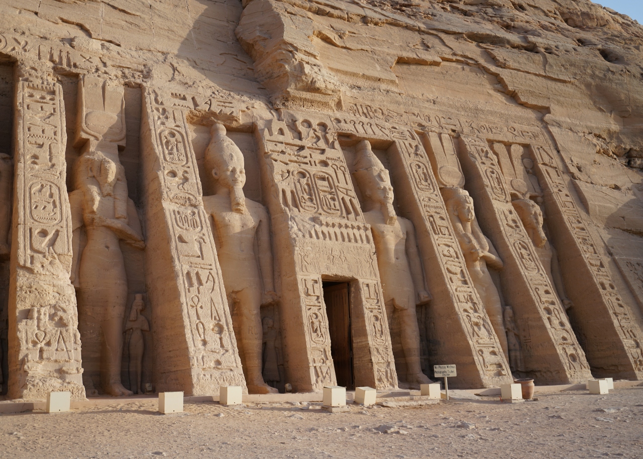 2019 8 エジプト８日間 8 アブ シンベル神殿 3 小神殿 アスワン アブ シンベル エジプト の旅行記 ブログ By Mo2さん フォートラベル