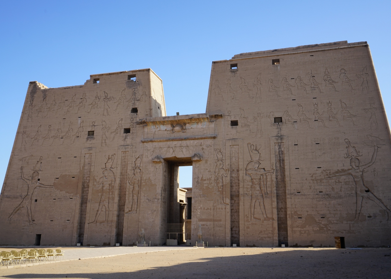 19 8 エジプト８日間 10 エドフのホルス神殿 エドフ エジプト の旅行記 ブログ By Mo2さん フォートラベル
