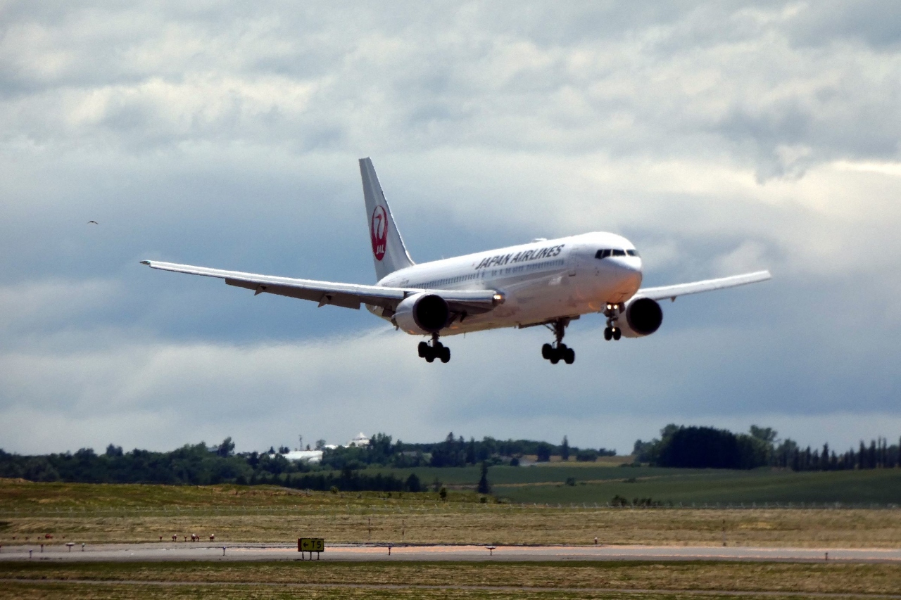 ２３ 初夏の北海道4泊 旭川空港レストラン街 そば処 吉祥庵の昼食 旭川空港公園グリーンポート 離着陸する飛行機 旭川 北海道 の旅行記 ブログ By ミシマさん フォートラベル