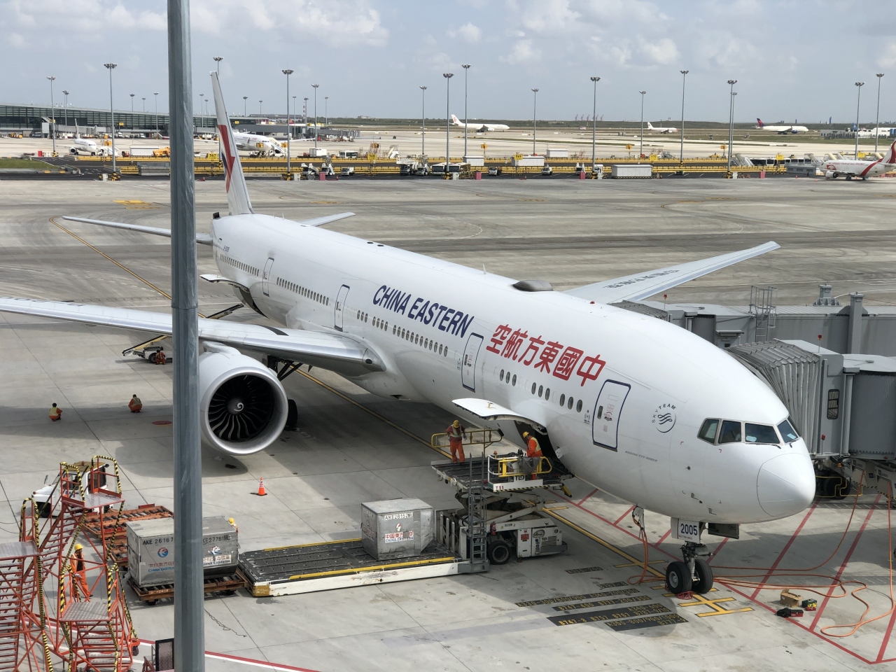 中国東方航空 Mu551便 上海浦東国際空港 サテライト からヒースロー空港 ロンドン イギリス の旅行記 ブログ By ともゆきさん フォートラベル 中国東方航空 Mu551便 上海浦東国際空港 サテライト からヒースロー空港 ロンドン イギリス の旅行記 ブログ By ともゆきさん フォートラベル