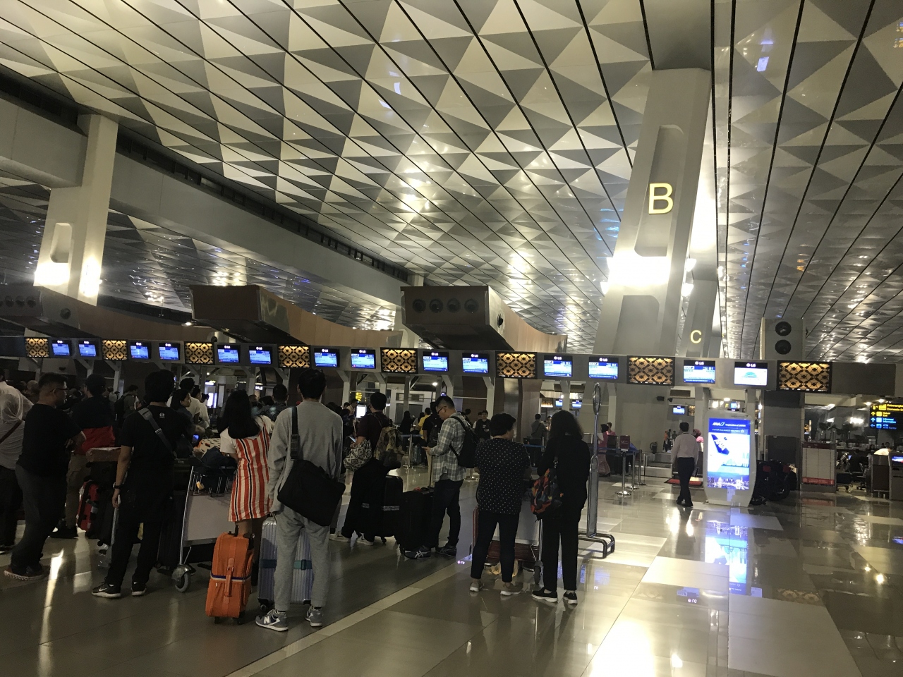 ジャカルタ19 9 スカルノハッタ空港t3へ ジャカルタ インドネシア の旅行記 ブログ By Kokoa Chanさん フォートラベル