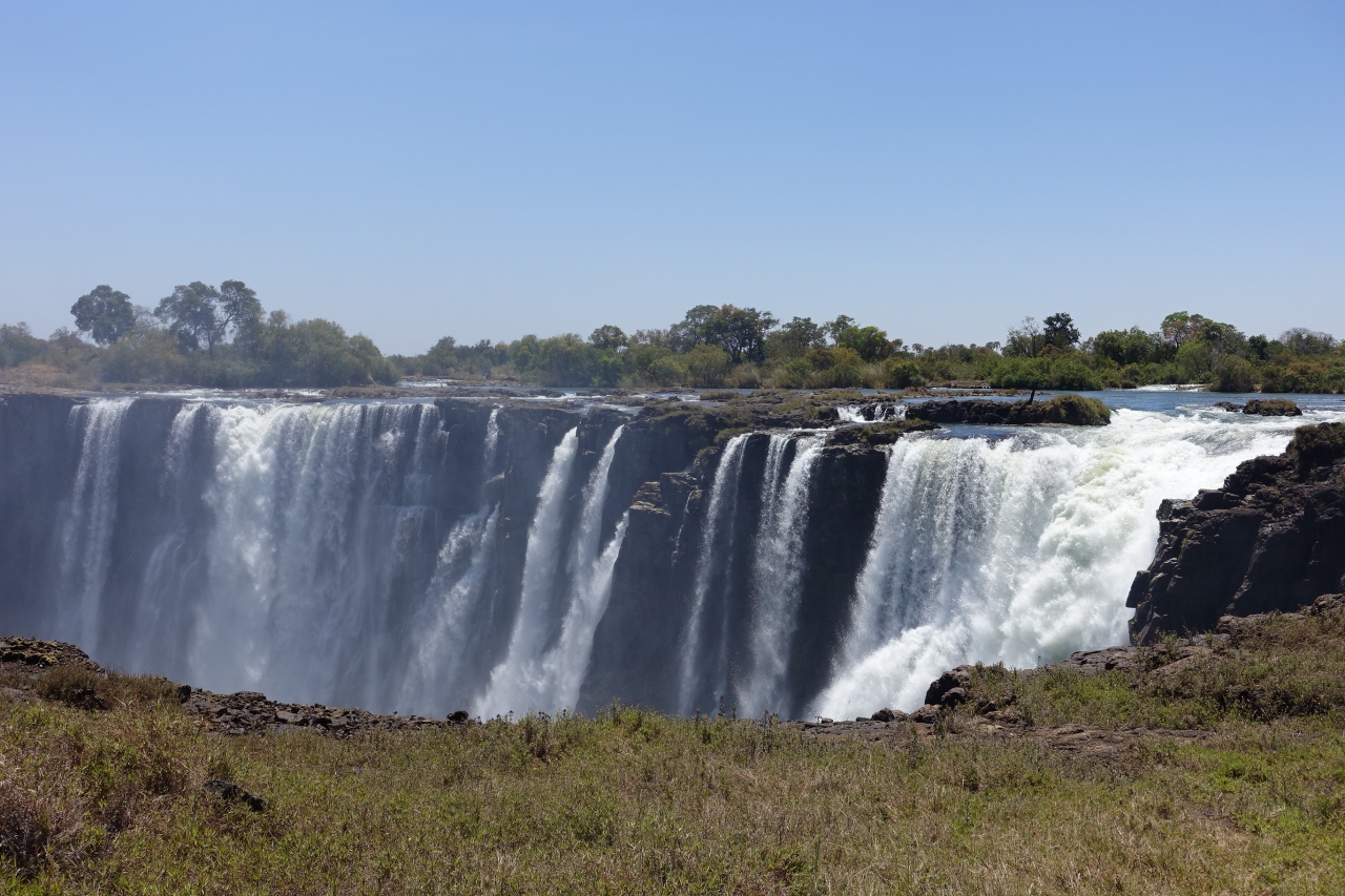 地球の割れ目 ビクトリアフォールズ 南アフリカ リタイヤしたので個人手配 気まま旅行 ビクトリアの滝周辺 ジンバブエ の旅行記 ブログ By のんちゃんさん フォートラベル 地球の割れ目 ビクトリアフォールズ 南アフリカ リタイヤしたので個人手配 気まま旅行 ビクトリアの滝周辺 ジンバブエ の旅行記 ブログ By のんちゃんさん フォートラベル