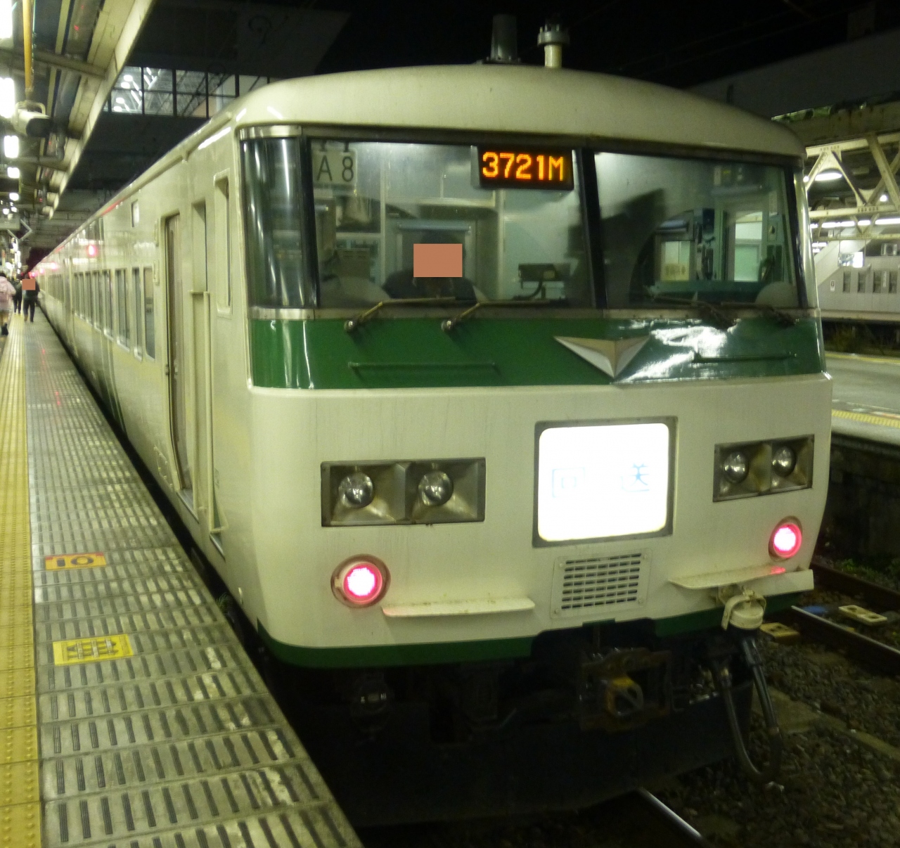 ２０１９年 １０月下旬 夜の小田原城 湘南ライナー１号 丸の内 大手町 八重洲 東京 の旅行記 ブログ By ぱいぐさん フォートラベル
