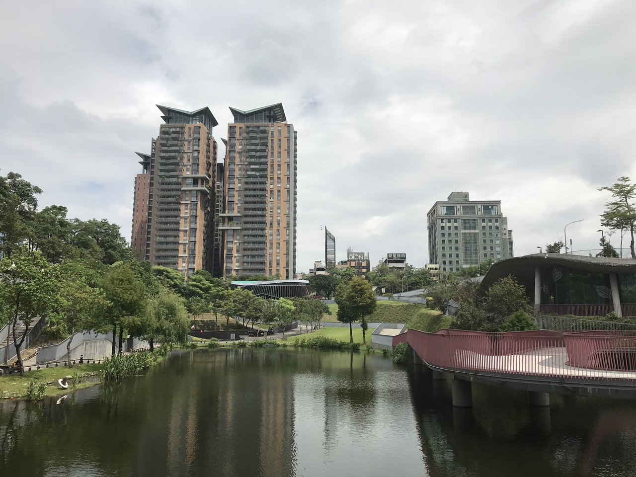 19年9月 台北 台中旅行記 その2 ぶらり 台北から台中へ アロハ 阿羅哈 台中 台湾 の旅行記 ブログ By ライナスさん フォートラベル 19年9月 台北 台中旅行記 その2 ぶらり 台北から台中へ アロハ 阿羅哈 台中 台湾 の旅行記 ブログ By ライナスさん フォートラベル