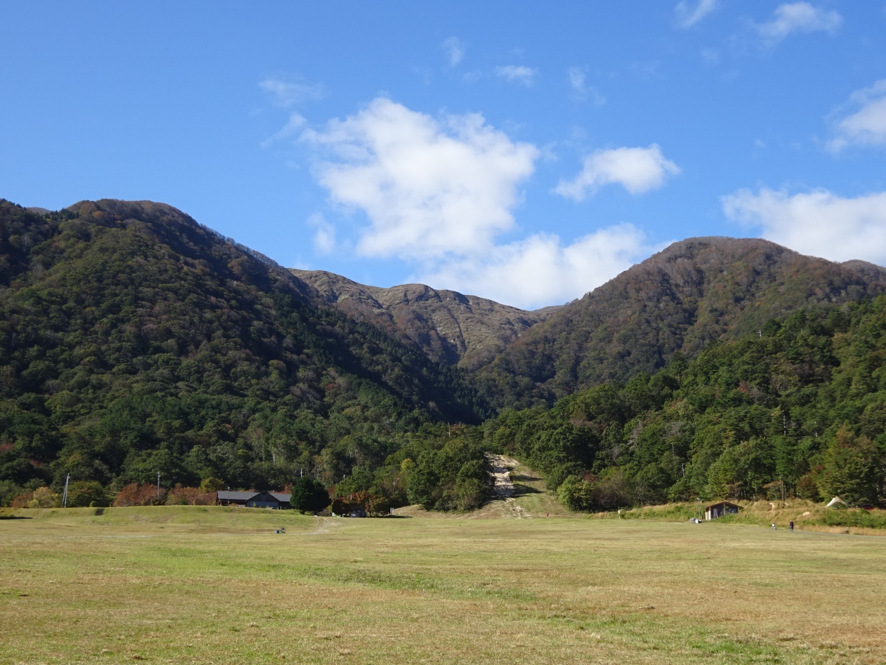 滋賀県高島トレイル 寒風から花の百名山赤坂山まで縦走 名鉄ハイキング マキノ 滋賀県 の旅行記 ブログ By 三毛猫美花さん フォートラベル