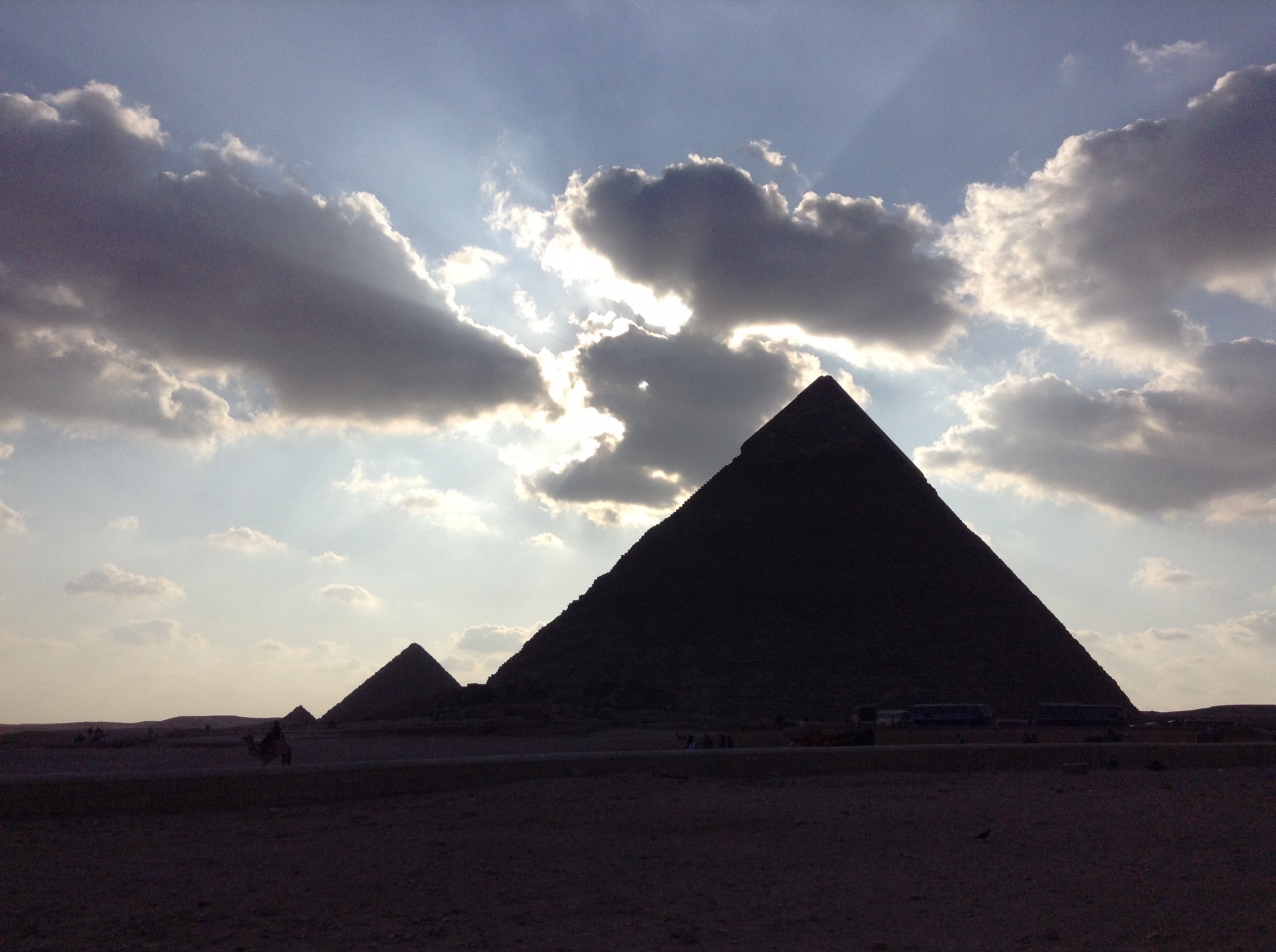 ７日目 ２ ギザのピラミッドとスフィンクス そして帰国 ギザ エジプト の旅行記 ブログ By ダディおさん フォートラベル