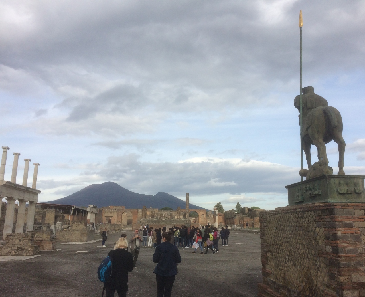 68才一人旅 ローマ ナポリ11日間 ナポリ ポンペイ遺跡 ナポリ イタリア の旅行記 ブログ By Happy Jjさん フォートラベル