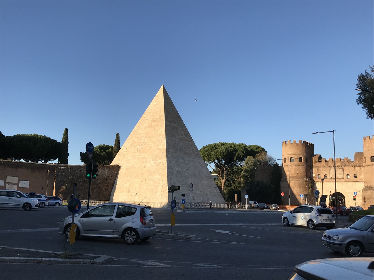 再びのイタリア クーポラとピラミド ローマ イタリア の旅行記 ブログ By Siniさん フォートラベル