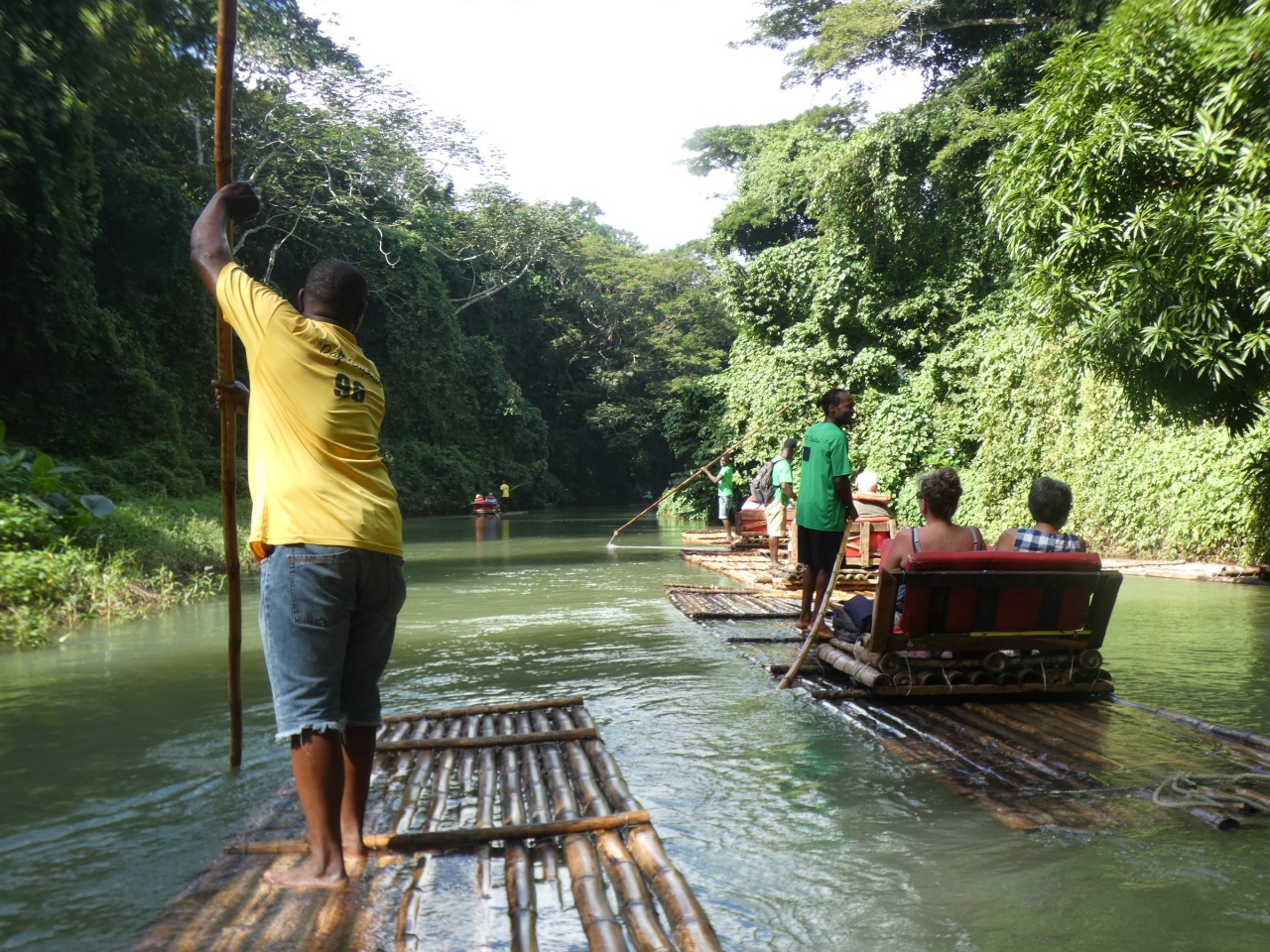 トレローニー マーサブレア川のいかだ下り(Rafting on the Martha Brae, Trelawny)
