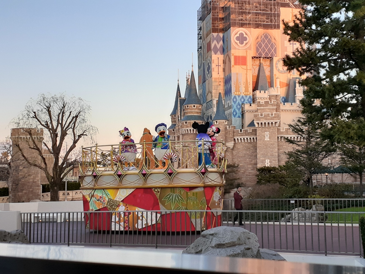 初めてのお正月ディズニーへ 東京ディズニーランド 1 2 東京ディズニーリゾート 千葉県 の旅行記 ブログ By にっちょさん フォートラベル