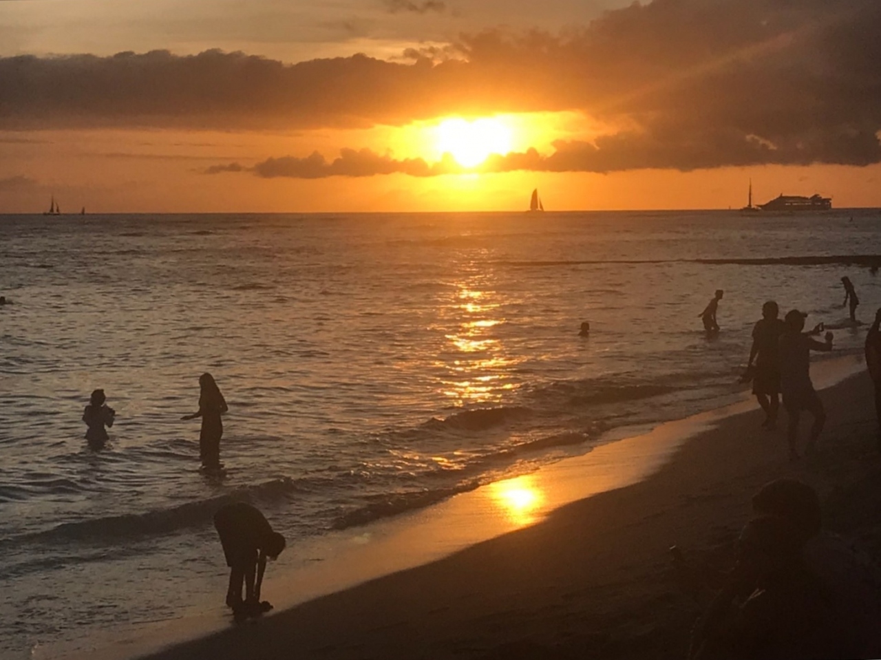 娘とハワイ ホエールウォッチングやホノルルの夕日を楽しむ4泊6日 ホノルル ハワイ の旅行記 ブログ By しんじょうさん フォートラベル