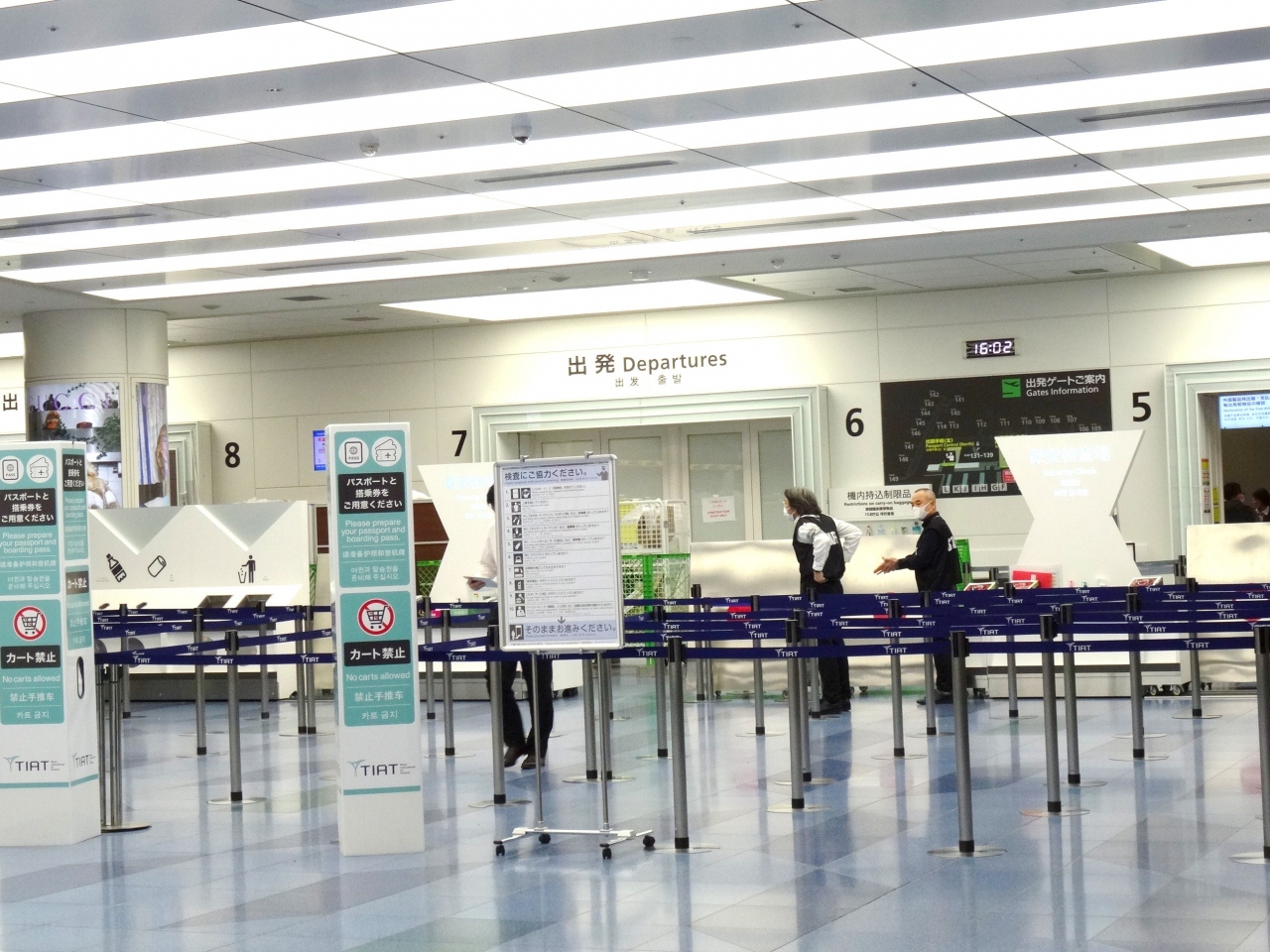 ドナルドがホワイトハウスにいるうちに 2 ガラガラの羽田空港国際線ターミナル 羽田 東京 の旅行記 ブログ By 行き当たりばったりさん フォートラベル ドナルドがホワイトハウスにいるうちに 2 ガラガラの羽田空港国際線ターミナル 羽田 東京 の旅行記 ブログ By 行き当たりばったりさん フォートラベル
