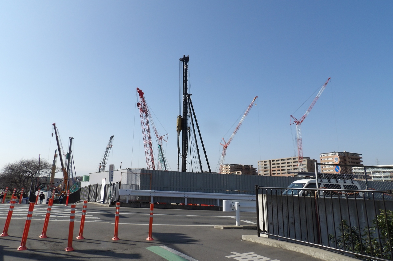 中外製薬研究所建設現場に立つクレーン群 戸塚 いずみ野 港南台 神奈川県 の旅行記 ブログ By ドクターキムルさん フォートラベル