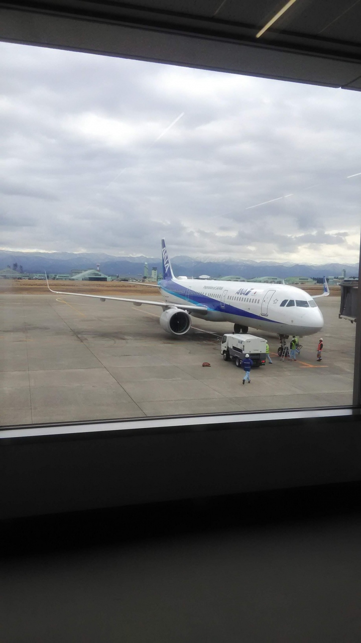 年フライトレビュー 1レグ目 Ana Nh754 小松 羽田 羽田 東京 の旅行記 ブログ By シィロさん フォートラベル 年フライトレビュー 1レグ目 Ana Nh754 小松 羽田 羽田 東京 の旅行記 ブログ By シィロさん フォートラベル