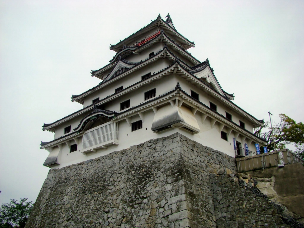 つつじと藤の名所を巡る 福岡 佐賀の旅 大濠公園と唐津城 唐津 虹の松原 佐賀県 の旅行記 ブログ By Black7さん フォートラベル