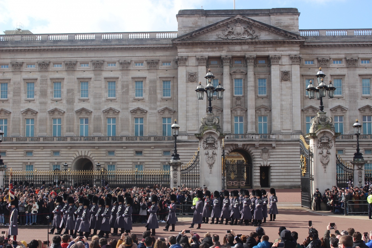 ロンドン 街歩き 衛兵交代式からロンドン塔へ ロンドン イギリス の旅行記 ブログ By あおしさん フォートラベル