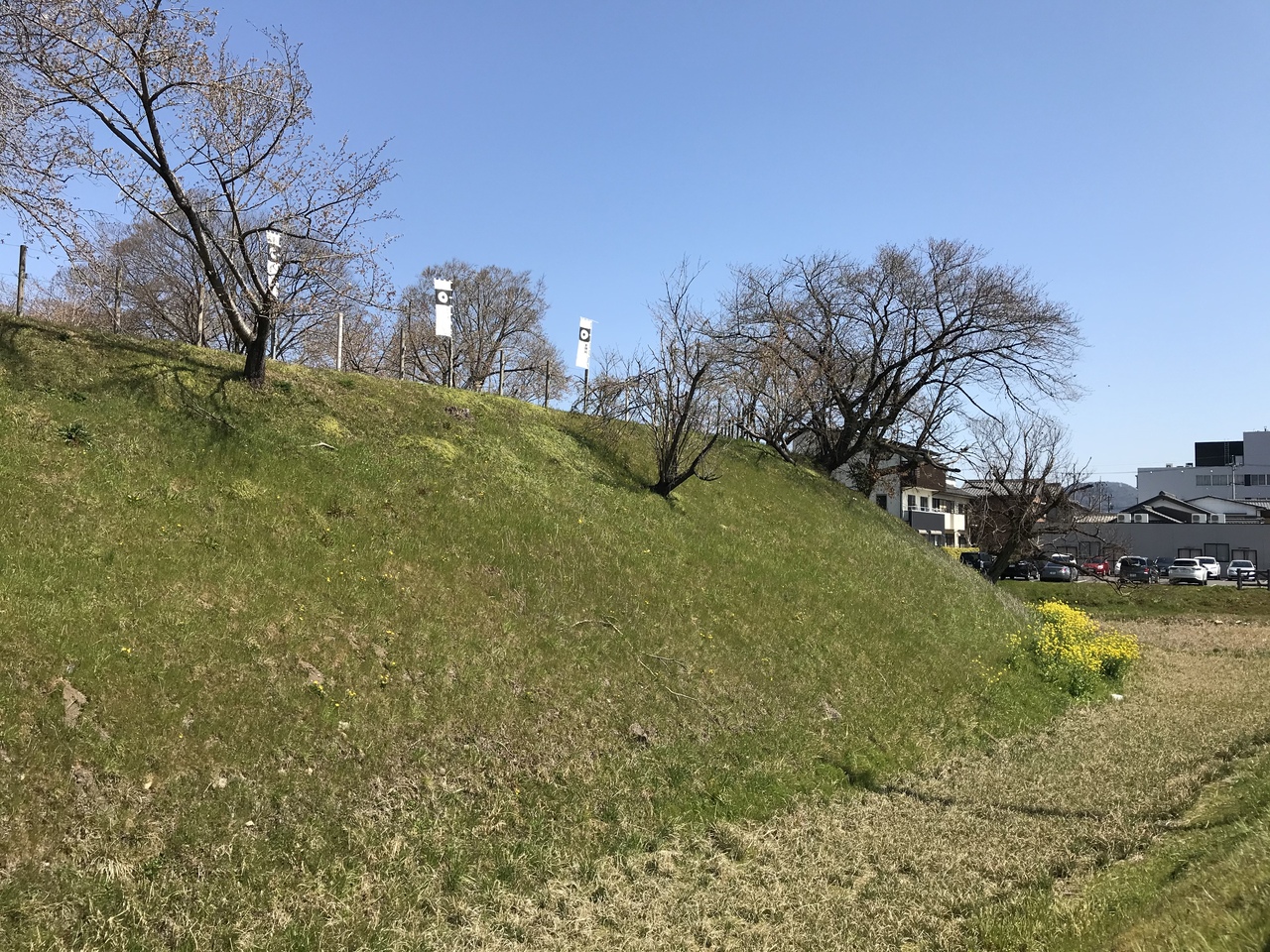 岐阜県の城跡巡り 黒野城跡 無知らぬ城跡に思わぬ感動 本丸跡の遺構が明確に 岐阜県の旅行記 ブログ By Ttukomiさん フォートラベル 岐阜県の城跡巡り 黒野城跡 無知らぬ城跡に思わぬ感動 本丸跡の遺構が明確に 岐阜県の旅行記 ブログ By Ttukomiさん フォートラベル