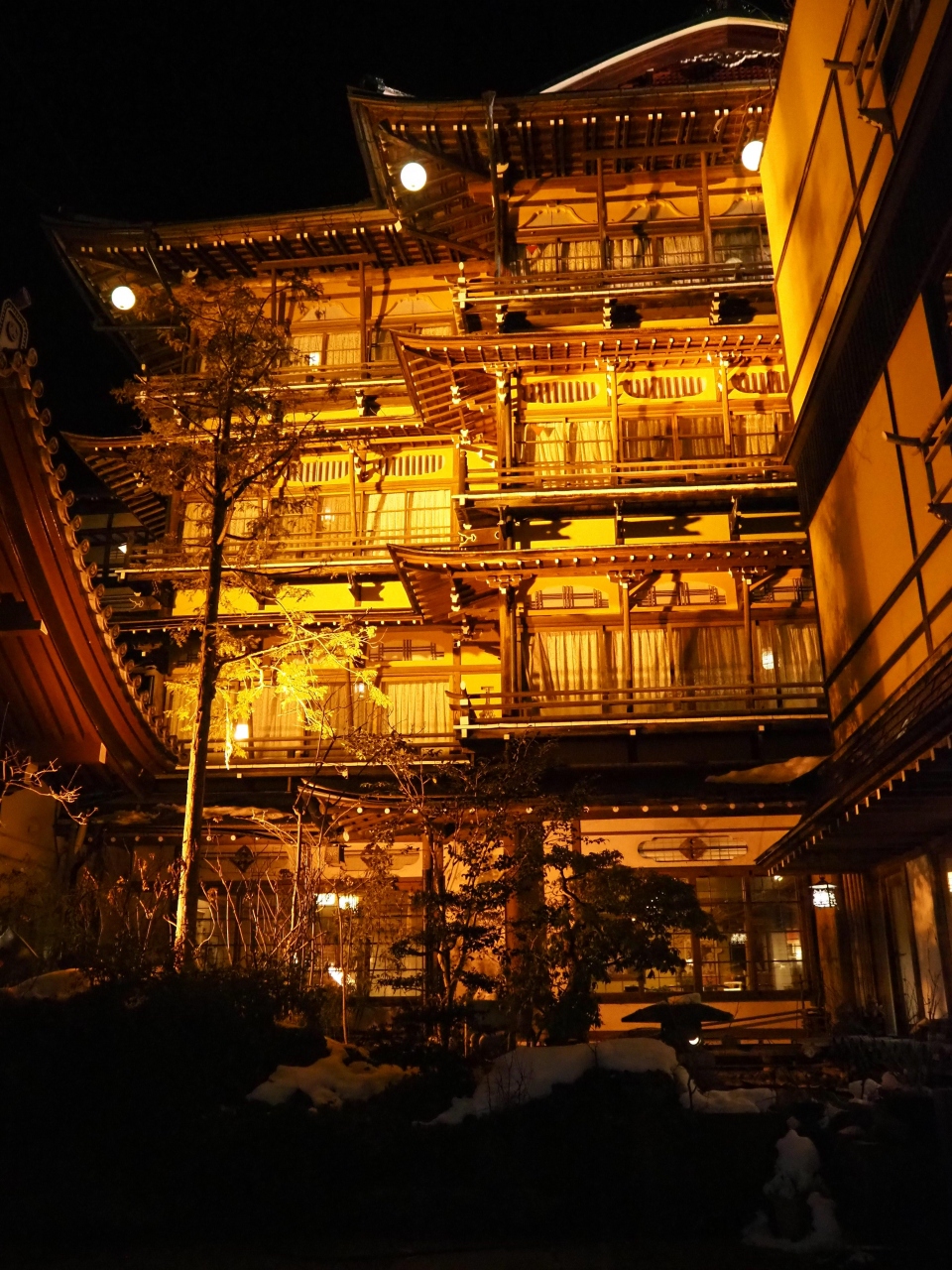 長野旅行記 1泊2日 渋温泉で九湯めぐり 歴史の宿 金具屋 に宿泊 湯田中渋温泉郷 志賀高原 長野県 の旅行記 ブログ By 食パンさん フォートラベル
