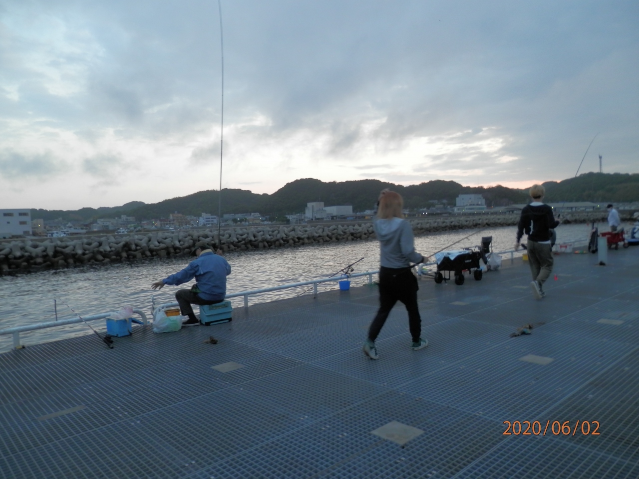 車中泊3豊浜釣り桟橋 グレが釣れた 内海 南知多 愛知県 の旅行記 ブログ By さいちゃんさん フォートラベル 車中泊3豊浜釣り桟橋 グレが釣れた 内海 南知多 愛知県 の旅行記 ブログ By さいちゃんさん フォートラベル