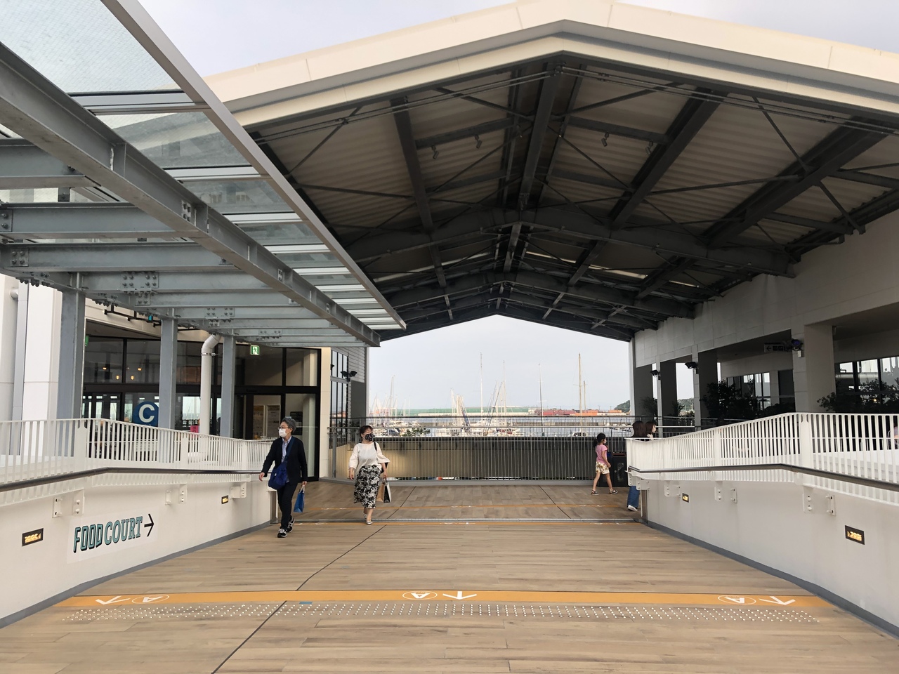 リニューアルした三井アウトレットパーク横浜ベイサイドへ 八景島 神奈川県 の旅行記 ブログ By タヌチーノさん フォートラベル