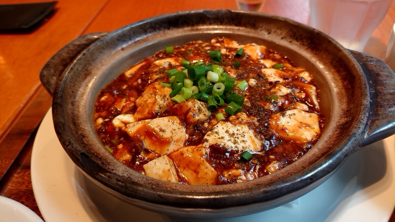 神楽坂でランチ 今日は 中華 龍公亭 明治２２年創業の老舗で食べる 絶品 麻婆豆腐 神楽坂 飯田橋 東京 の旅行記 ブログ By しゅいぐーさん フォートラベル