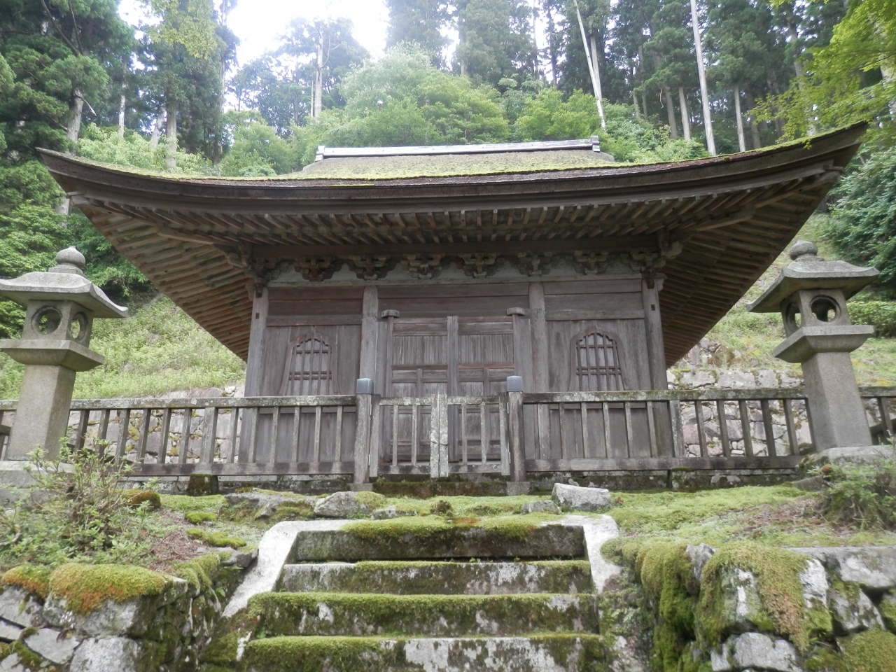 比叡山延暦寺 西塔 祈りの道を歩く 滋賀県の旅行記 ブログ By Rokoさん フォートラベル