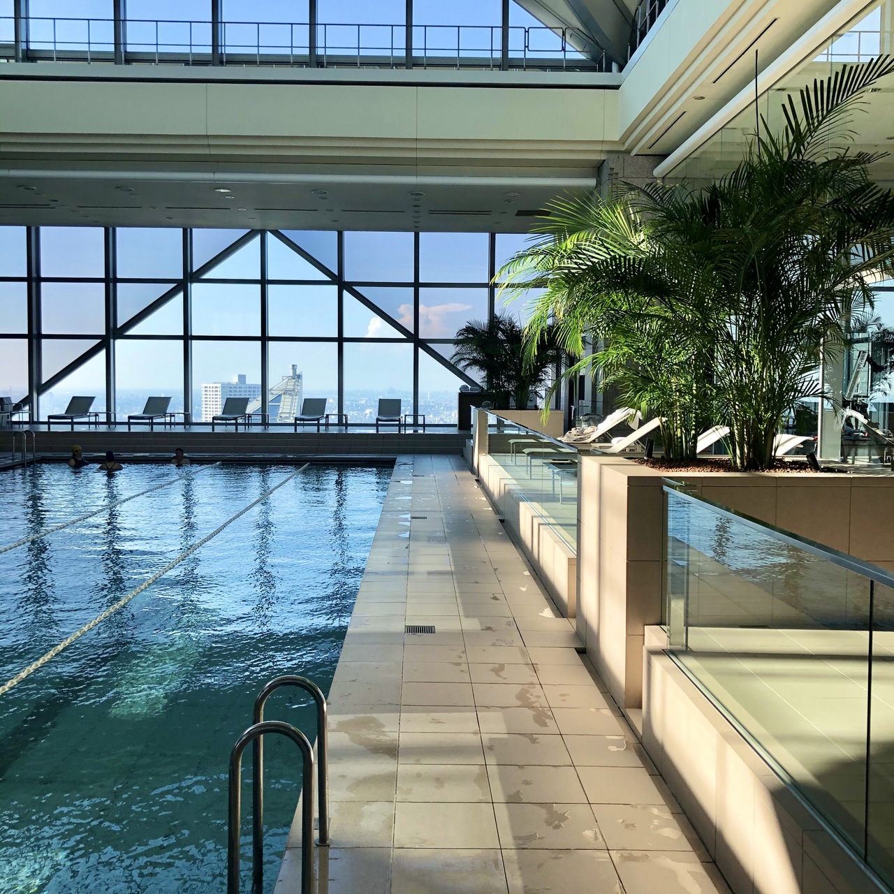 東京都民なので 都内でホテル宿泊 パークハイアット東京 部屋 プール編 新宿 東京 の旅行記 ブログ By Natsucottさん フォートラベル