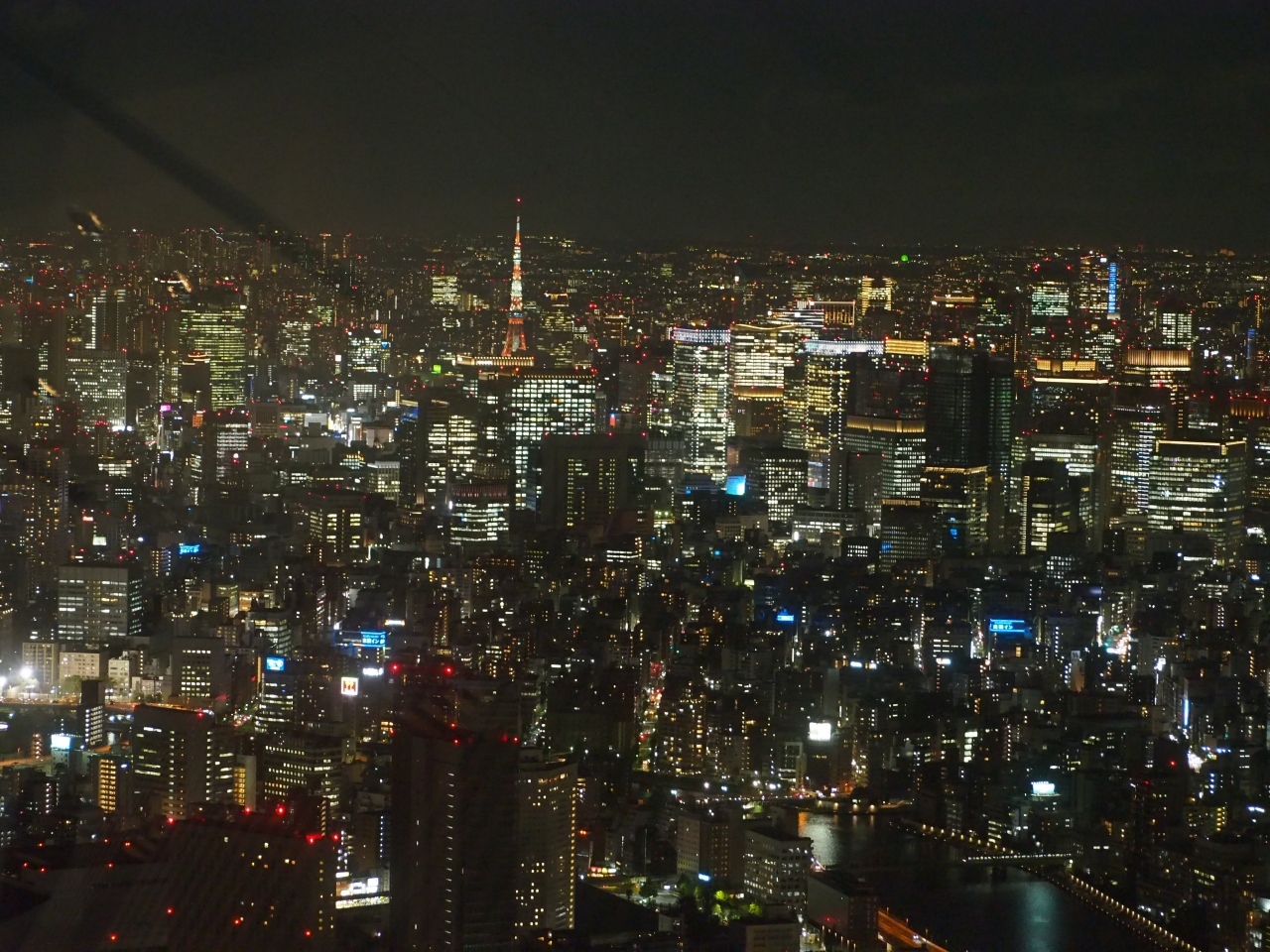 8年ぶりにスカイツリーに登ってみた 雲の上の虹とレインボーに染まるスカイツリー 浅草 東京 の旅行記 ブログ By ぴくしーさん フォートラベル