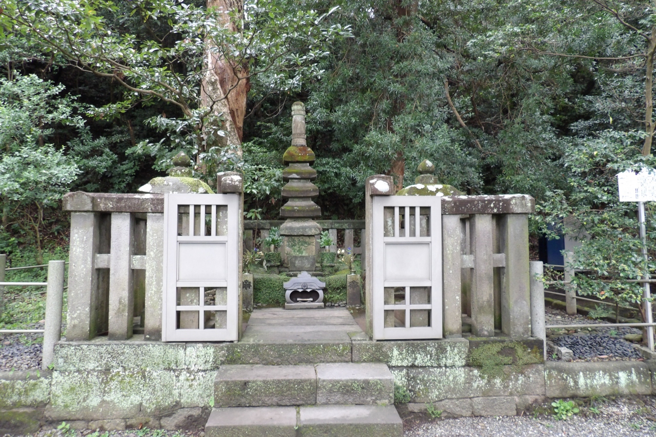 白旗神社と源頼朝墓 年初秋 鎌倉 神奈川県 の旅行記 ブログ By ドクターキムルさん フォートラベル
