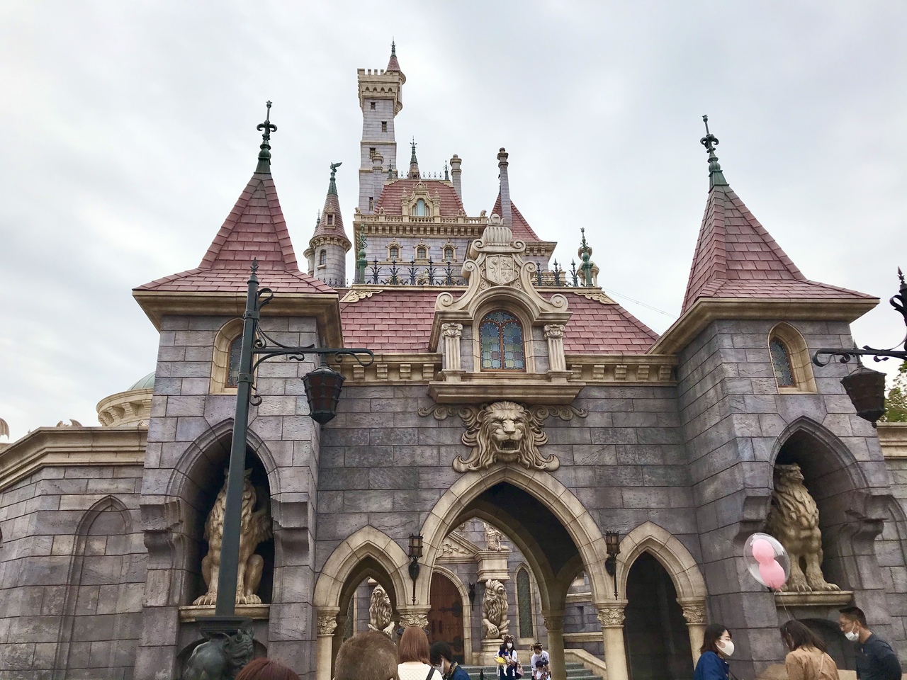 年10月 美女と野獣 魔法のものがたり とベイマックスのハッピーライド 東京ディズニーランド 東京ディズニーリゾート 千葉県 の旅行記 ブログ By Wiruさん フォートラベル
