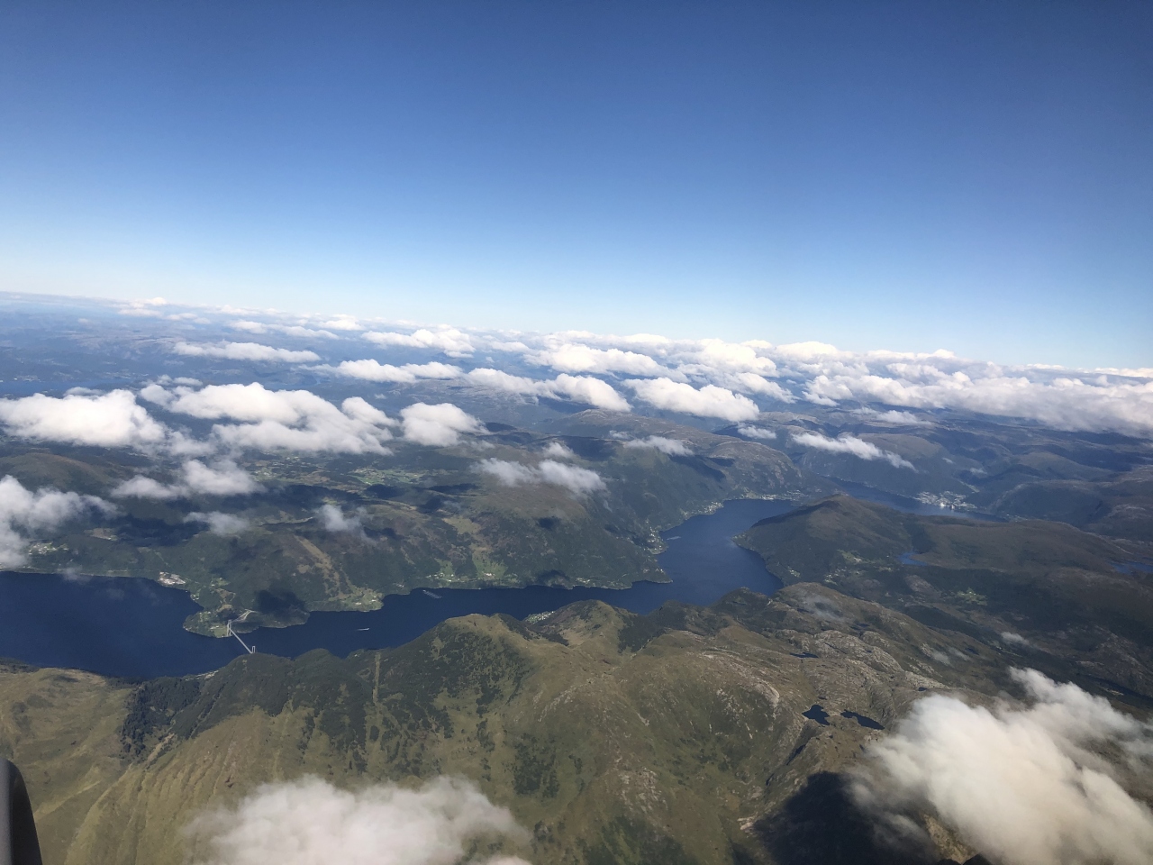 空からフィヨルド観光 コロナでラウンジは ベルゲン オスロ フランクフルト搭乗記 オスロ ノルウェー の旅行記 ブログ By Noelさん フォートラベル