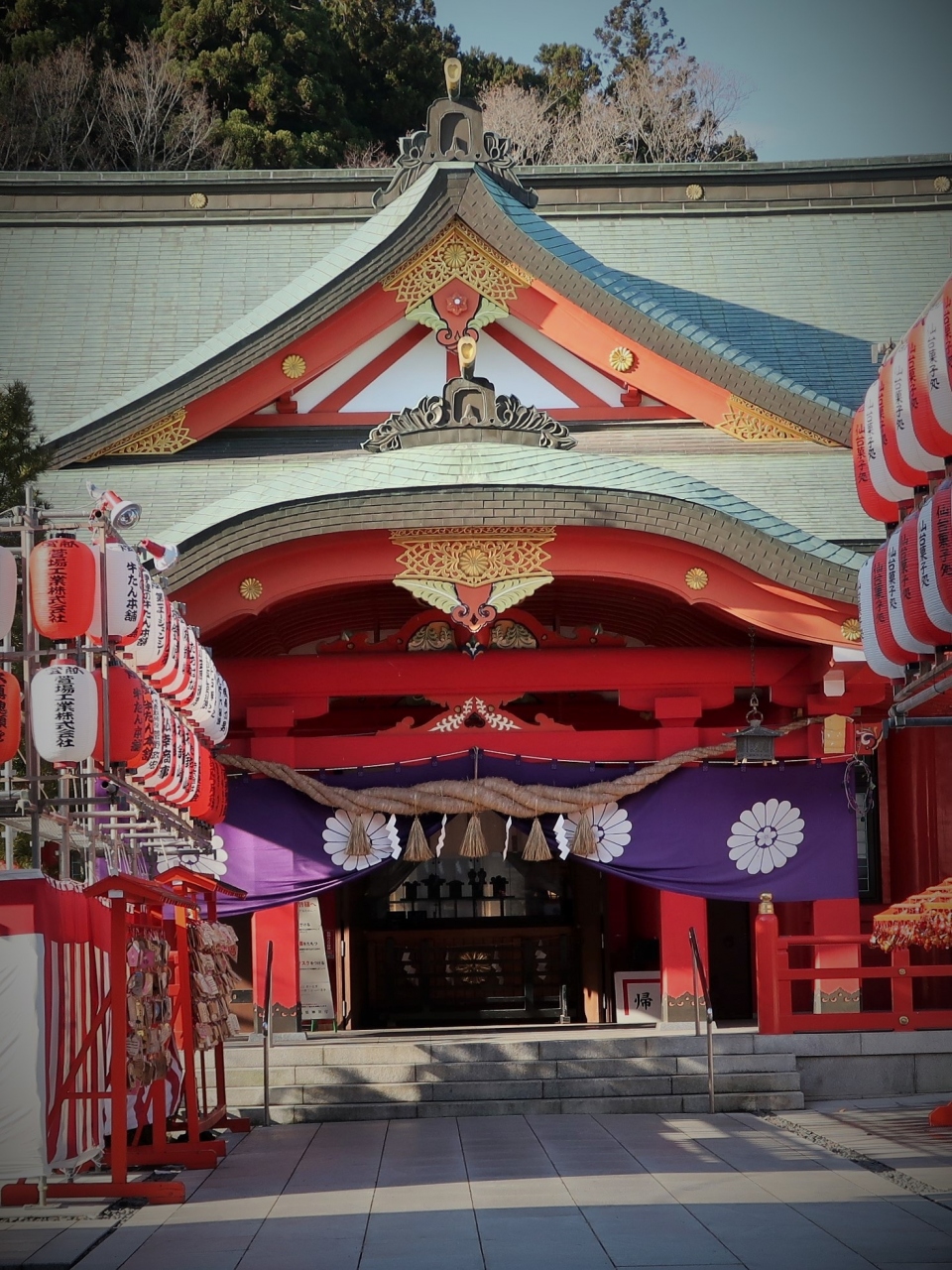 仙台14 仙台城跡c 宮城県護国神社 参拝 ☆昭忠碑-震災被害-修復/金鵄像-塔前に