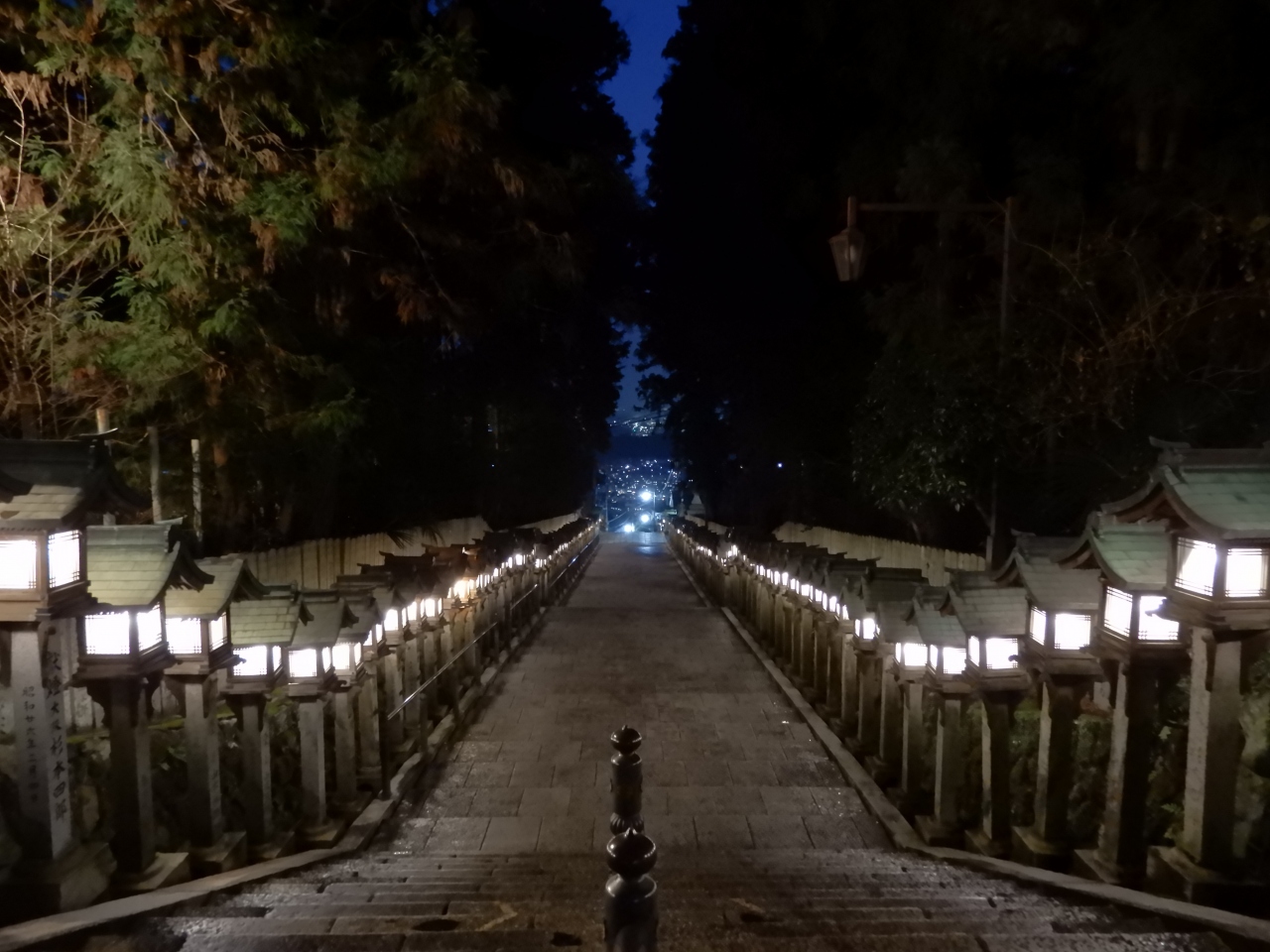 夕暮れ時の 宝山寺 参道 は 神秘で 妖艶 参道にあった遊郭の歴史 生駒 宝山寺 奈良県 の旅行記 ブログ By 豚のしっぽさん フォートラベル