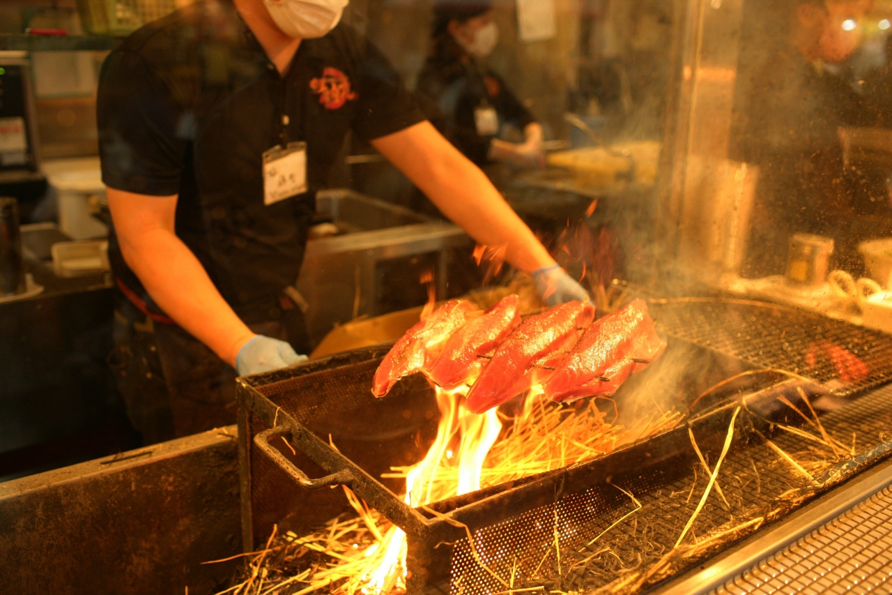 高知市ひろめ市場 明神丸の藁焼き鰹のタタキ一択 春のバイク小旅 高知市 高知県 の旅行記 ブログ By Kiyoさん フォートラベル 高知市ひろめ市場 明神丸の藁焼き鰹のタタキ一択 春のバイク小旅 高知市 高知県 の旅行記 ブログ By Kiyoさん フォートラベル