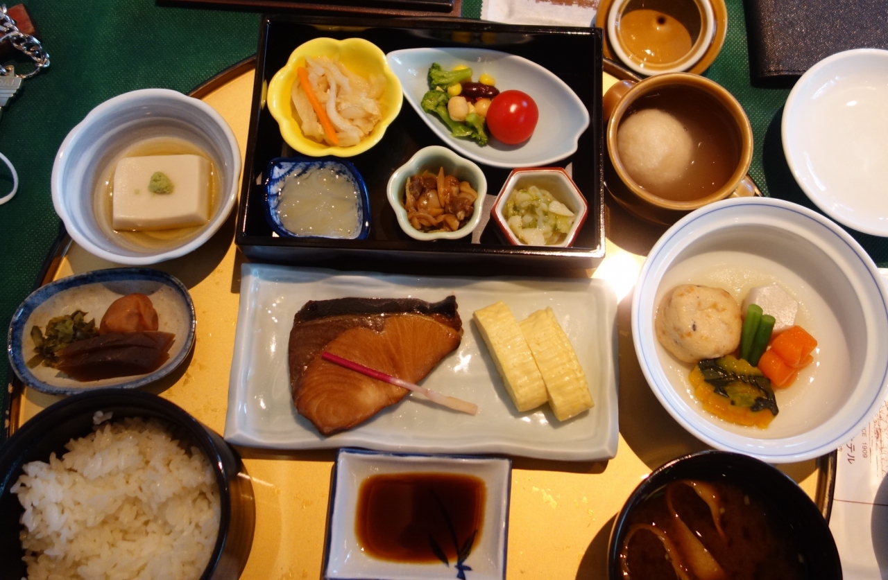 奈良ホテルで朝食 和食を頼みました おかずが豊富で どれもおいしかった 奈良市 奈良県 の旅行記 ブログ By Nomonomoさん フォートラベル
